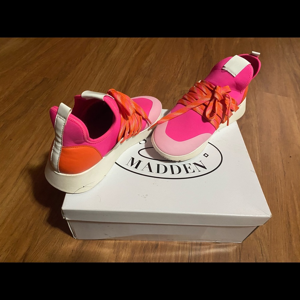 Steve Madden sneakers